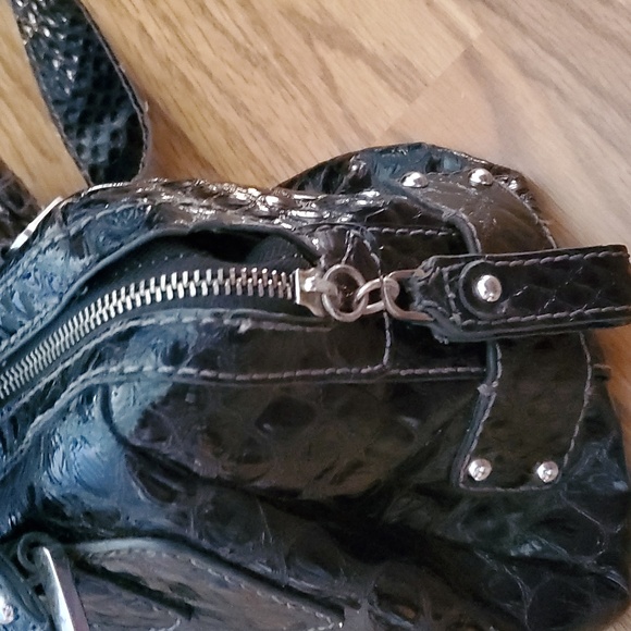 Guess Purse - Picture 5 of 10